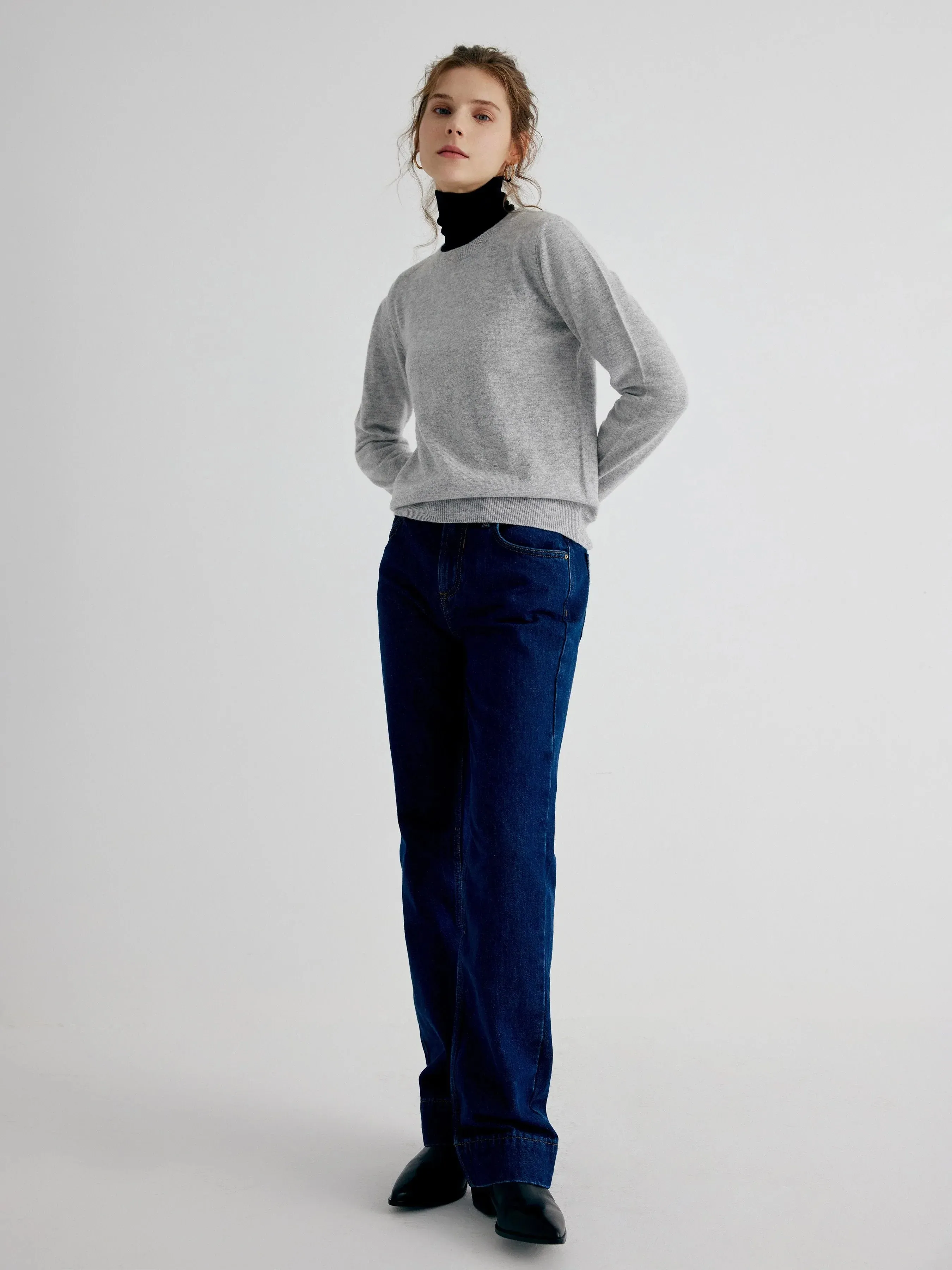 Nina 100% Merino Wool Grey Fitted Crewneck Pullover