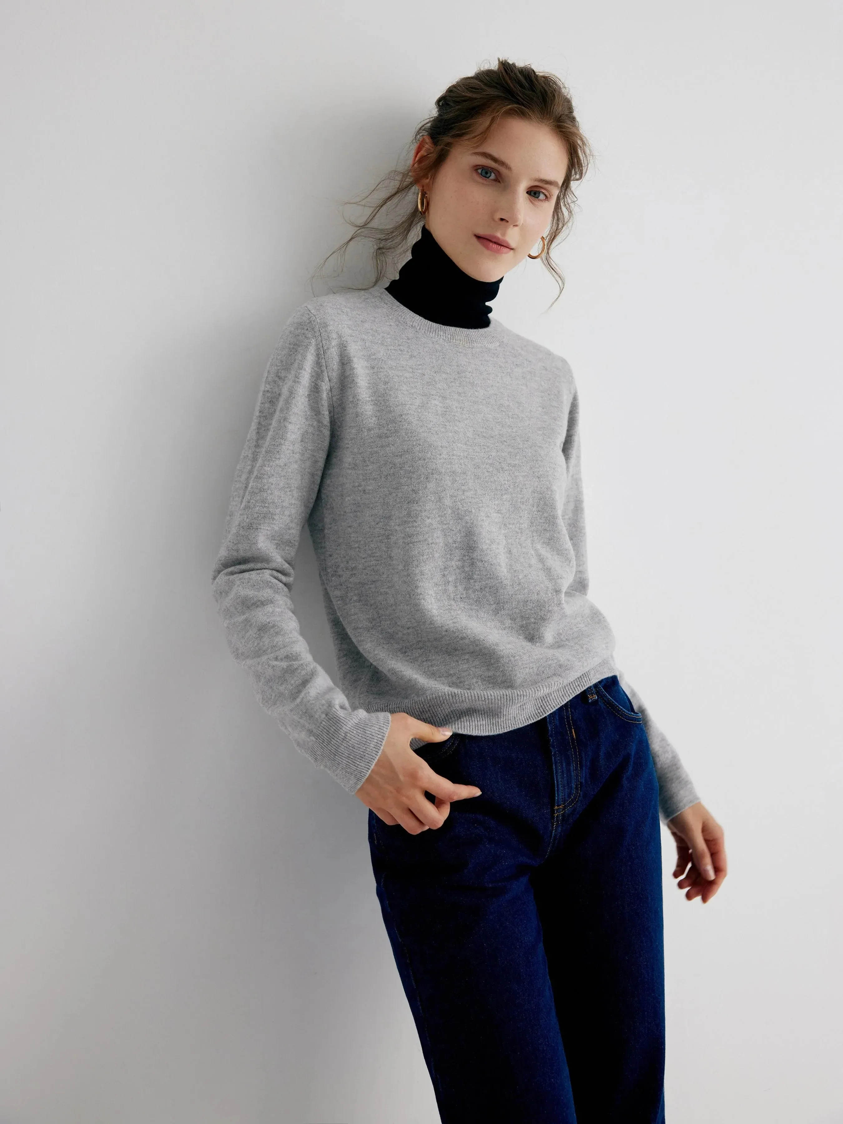 Nina 100% Merino Wool Grey Fitted Crewneck Pullover