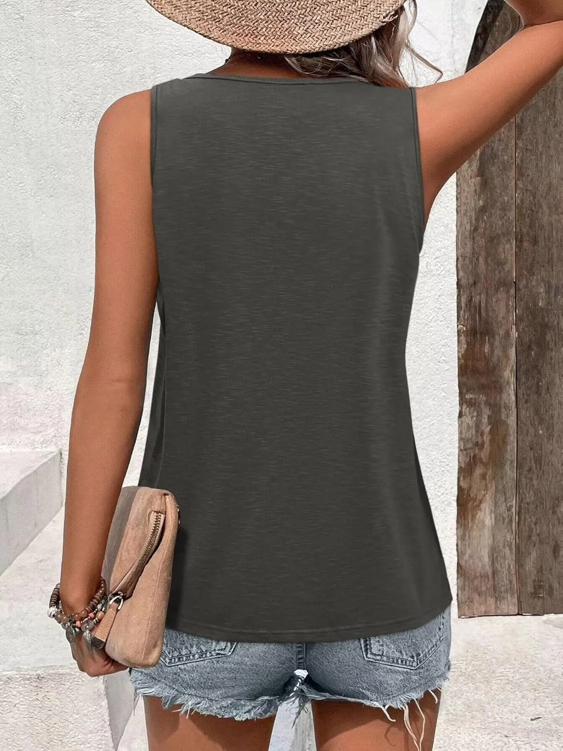 Women's Button Front Tank Top, 2025 Summer Casual Loose Fit Cami Scoop Neck Sleeveless Tops